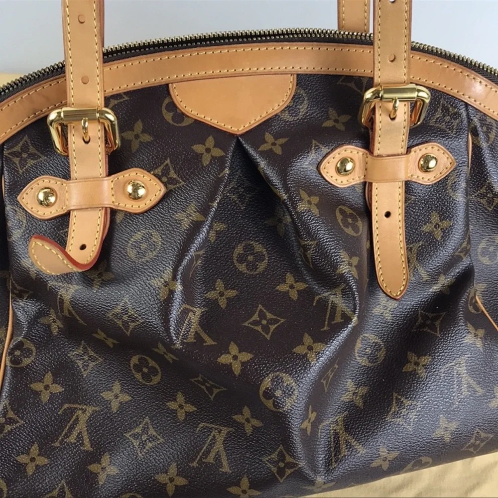 Authentic Louis Vuitton Zipper bag. Like new! In excellent conditions, - Picture 11 of 17
